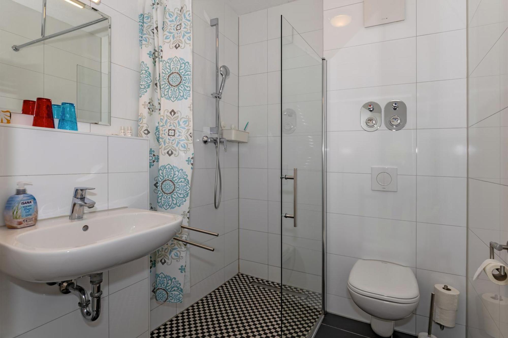 Hotel Zur Traube Ostseebad Kühlungsborn 外观 照片