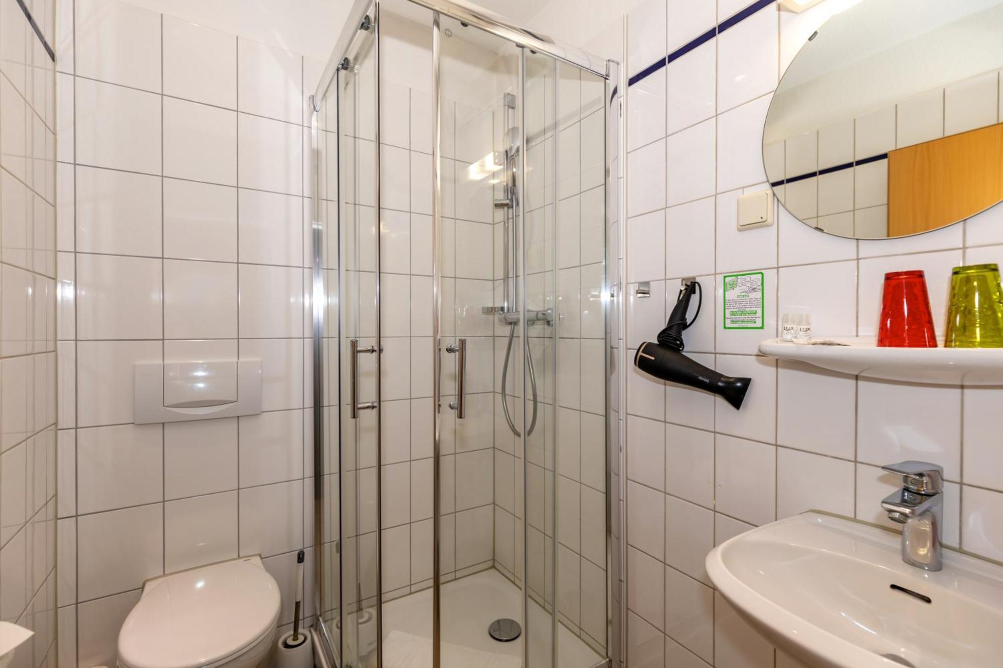 Hotel Zur Traube Ostseebad Kühlungsborn 外观 照片